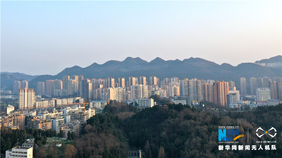 贵州省毕节市七星关城区一景.新华网 周远钢 摄