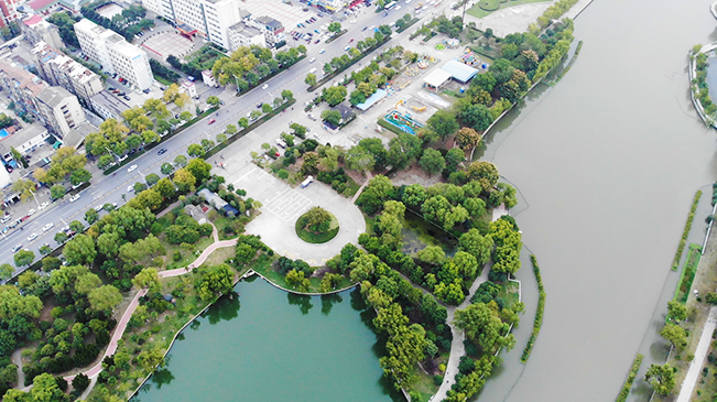 【“飛閱”中國】濕地公園繞古城 風光如畫
