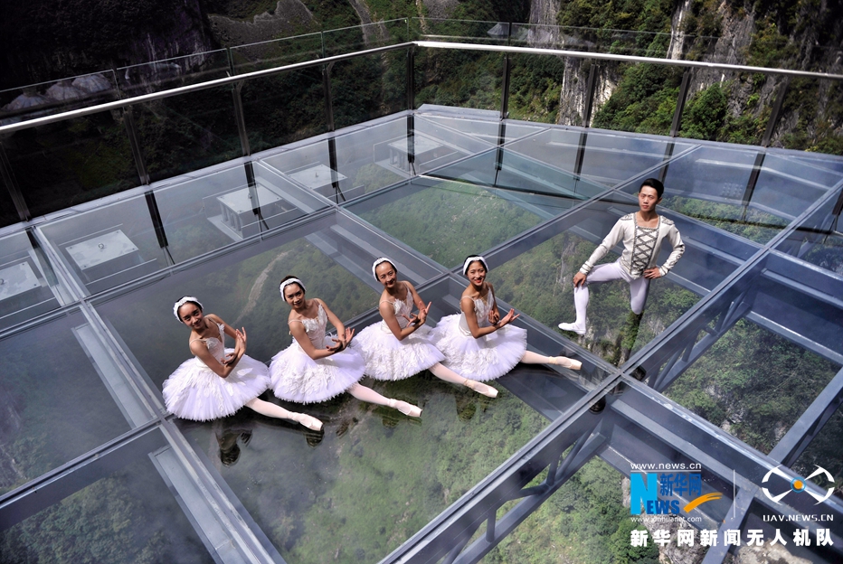 无人机之旅|玻璃桥上跳芭蕾 n个爱上“桥都”重庆的航拍在这儿