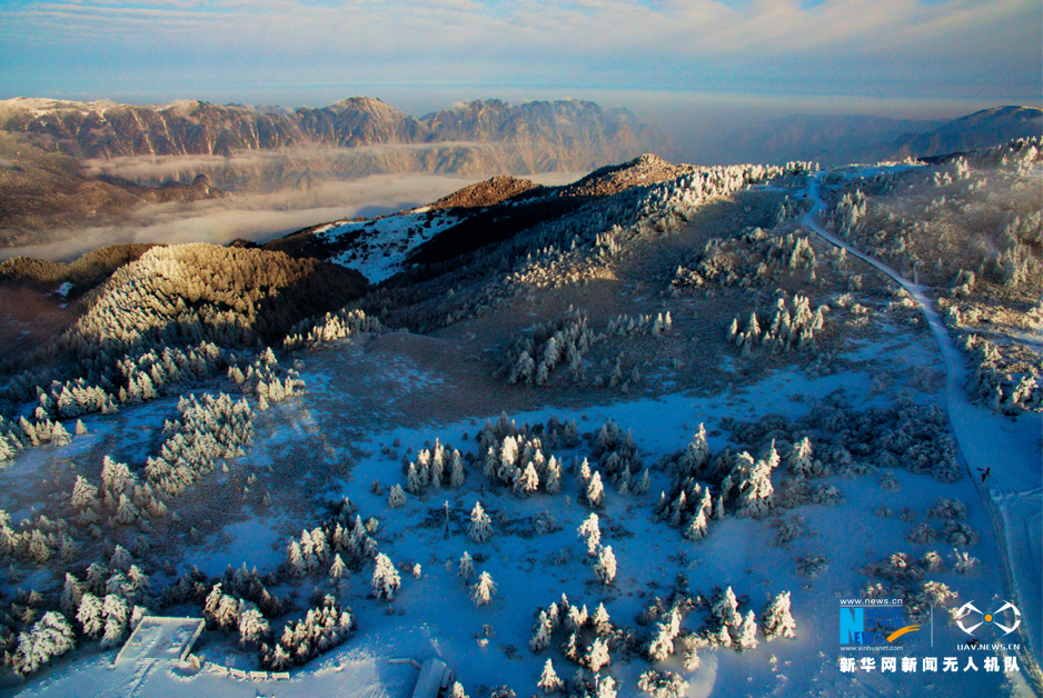 【“飛閱”中國】航拍神農架霧凇 “世界地質公園”的冰雪仙境