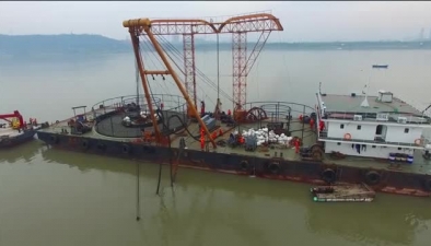 航拍视频：长江安徽段新添一条10千伏级江底跨江电缆
