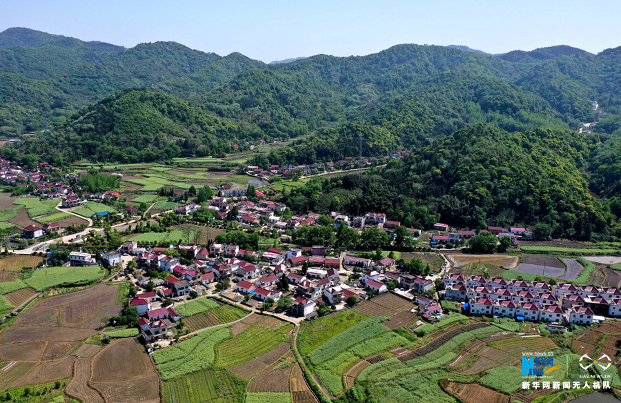 【"飞阅"中国】云瞰美丽乡村 农桑万顷织绿毯